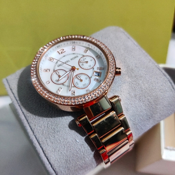 Michael Kors Diamond Studded Rose Gold 
